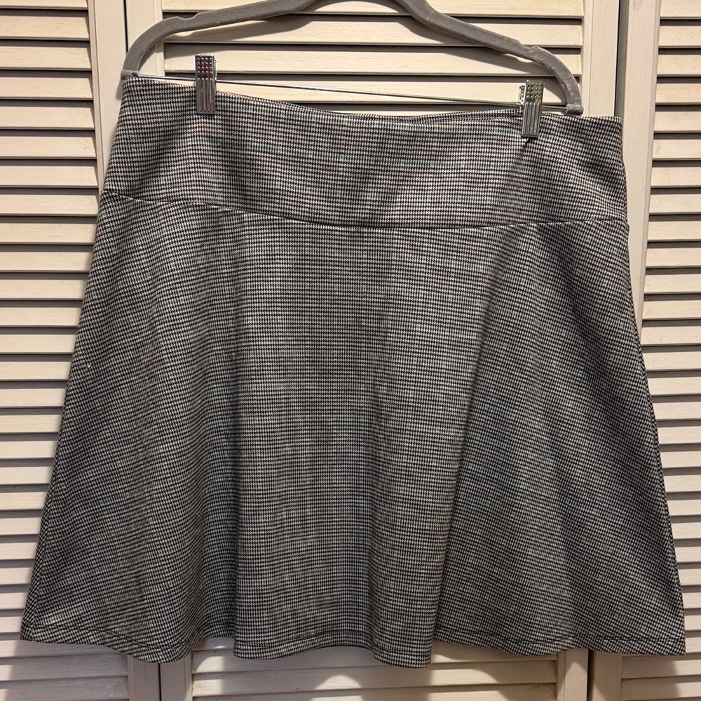 LOFT Black, Green & Gray A-Line Skirt XL